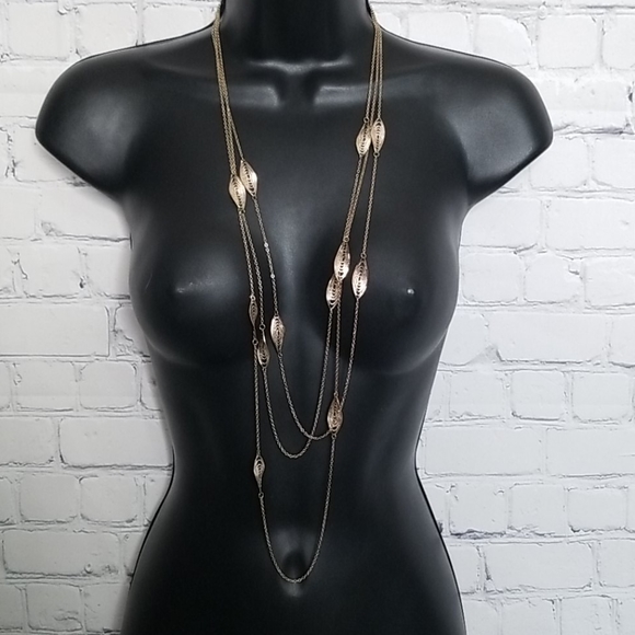 Stella & Dot gold tone necklace